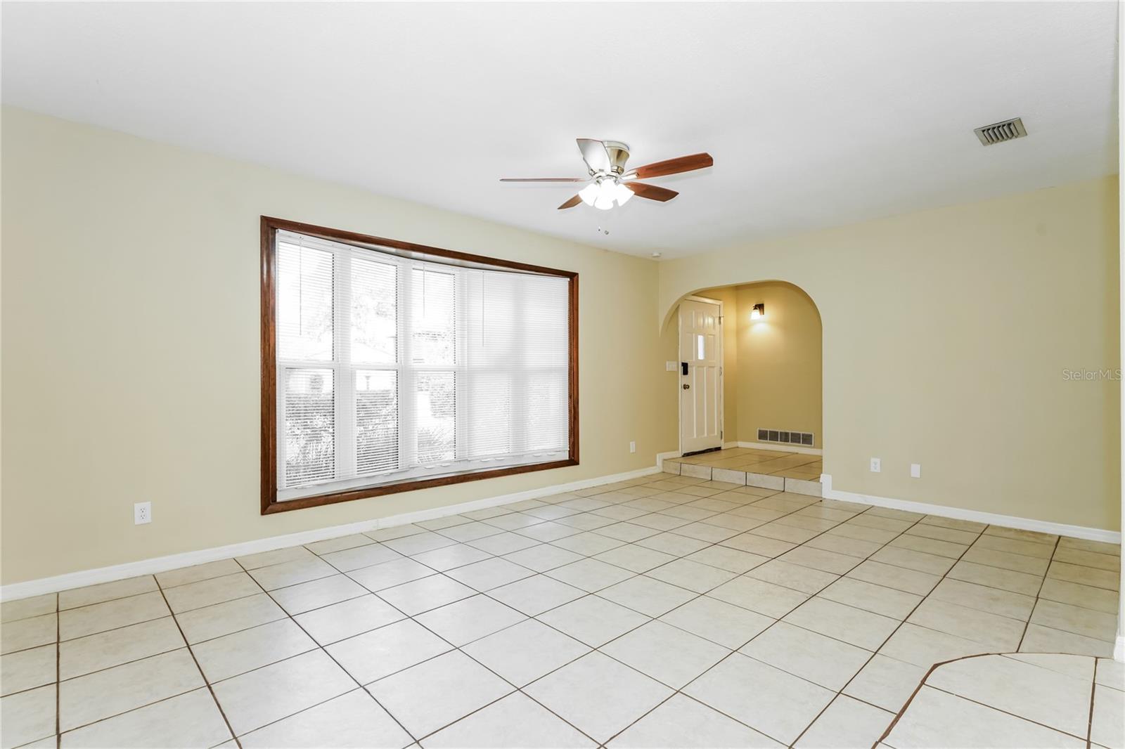 Image 5 of 16 For 208 Brittany Avenue