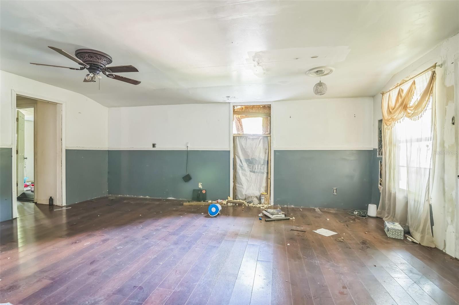 Image 12 of 29 For 4190 54th Court