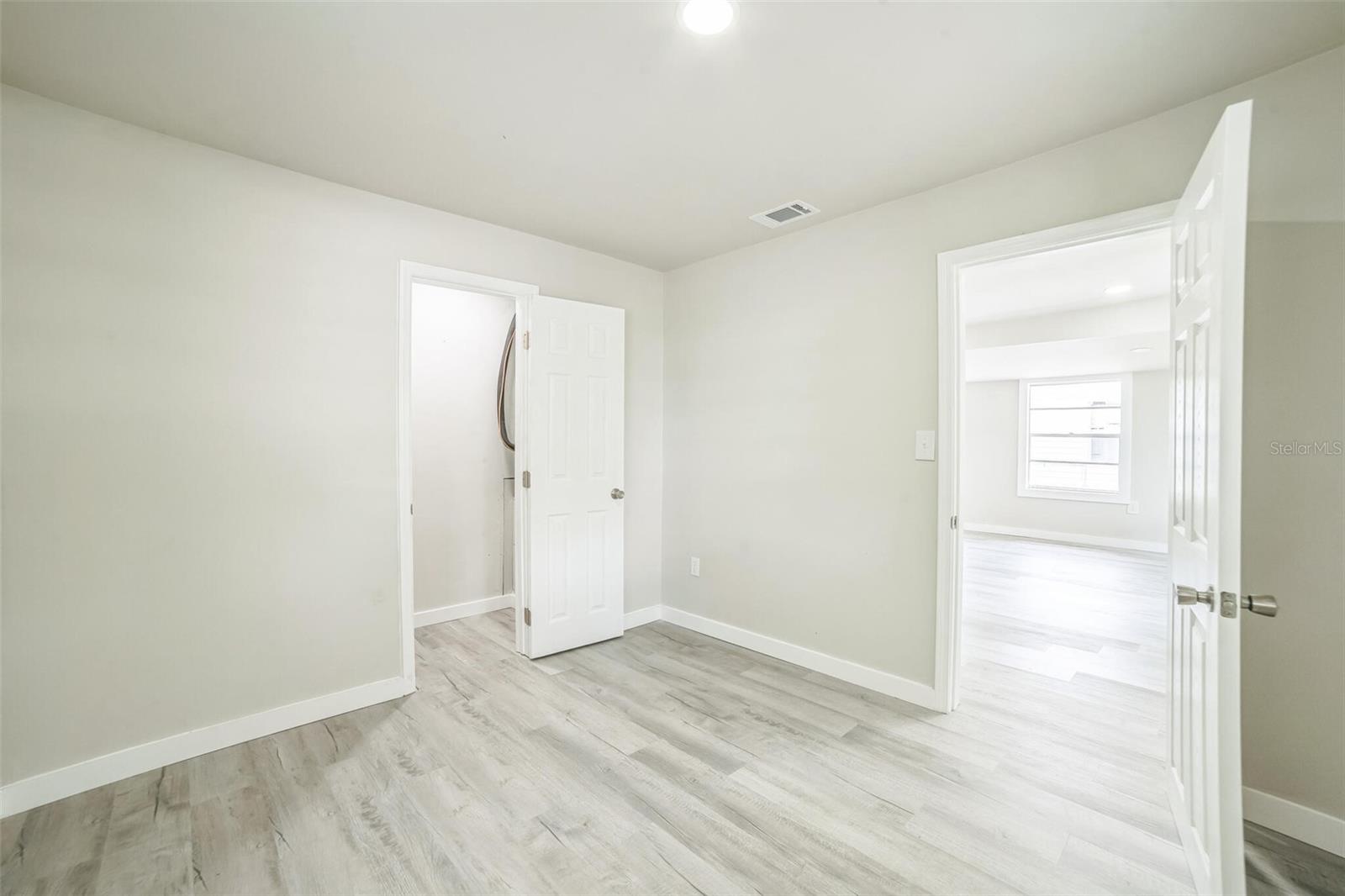 Image 3 of 11 For 3823 Avenue R Nw