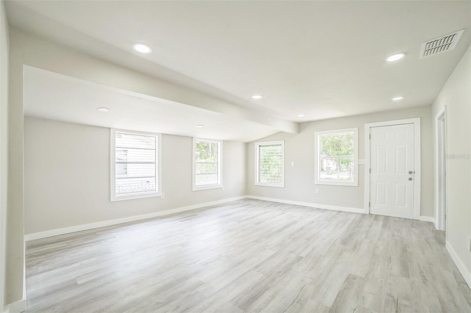 Image 6 of 11 For 3823 Avenue R Nw