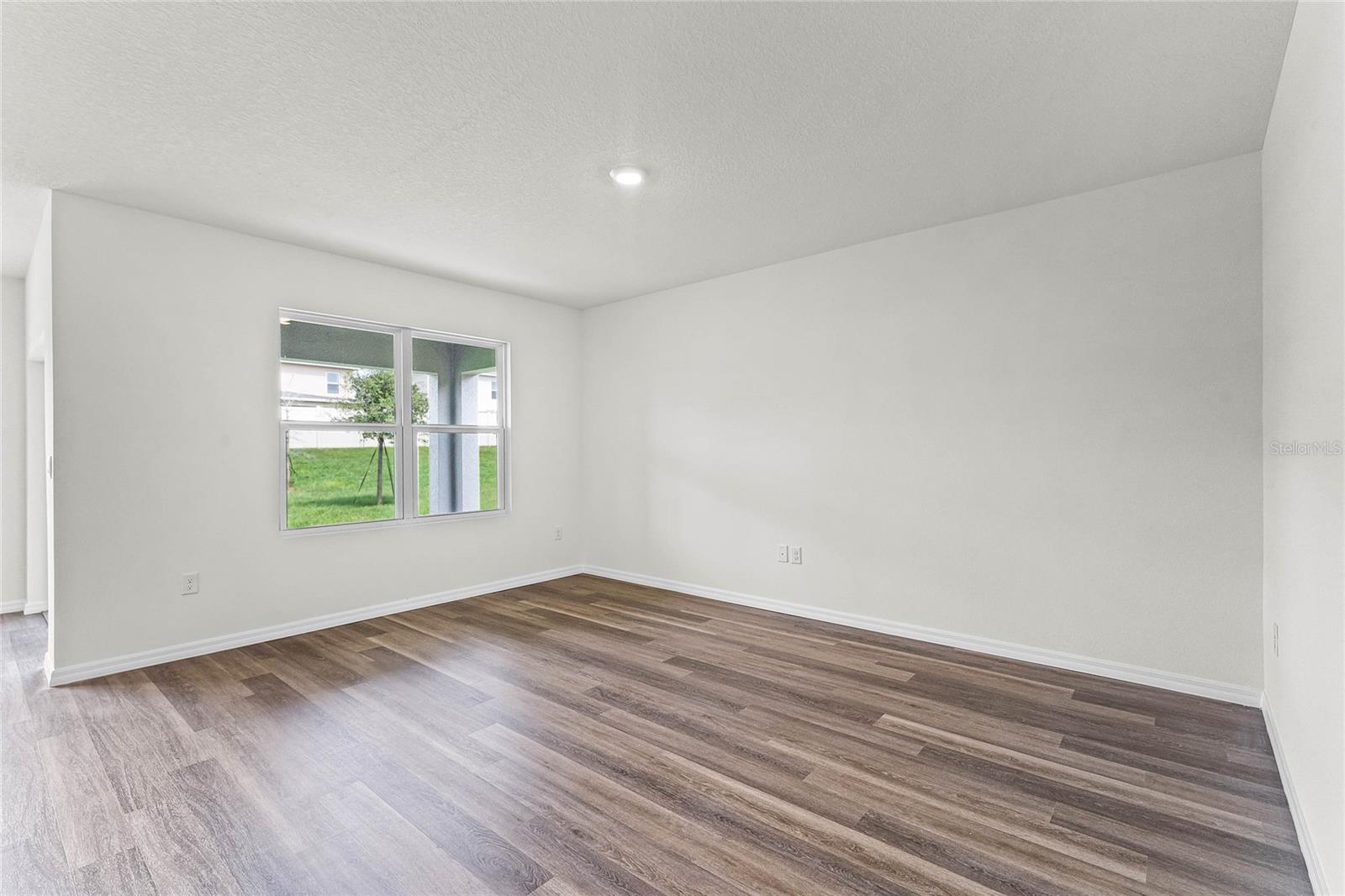 Image 3 of 52 For 1921 Walnut Creek Drive