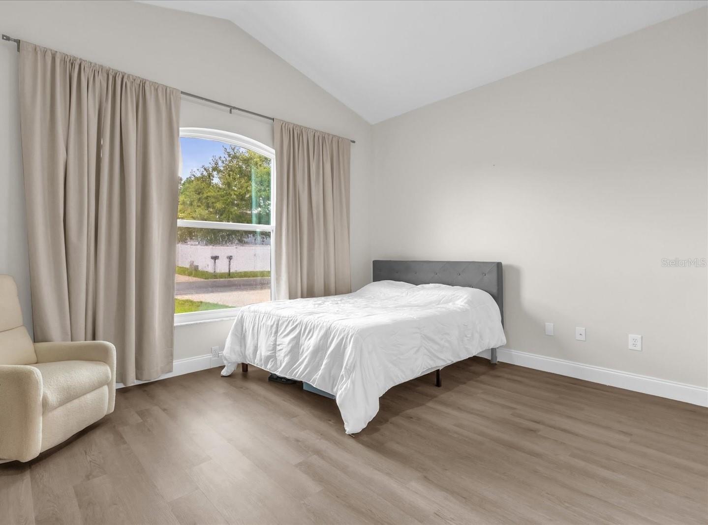 Image 6 of 21 For 3622 Huntwicke Boulevard