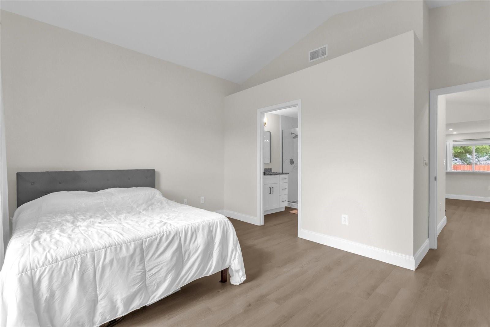 Image 7 of 21 For 3622 Huntwicke Boulevard