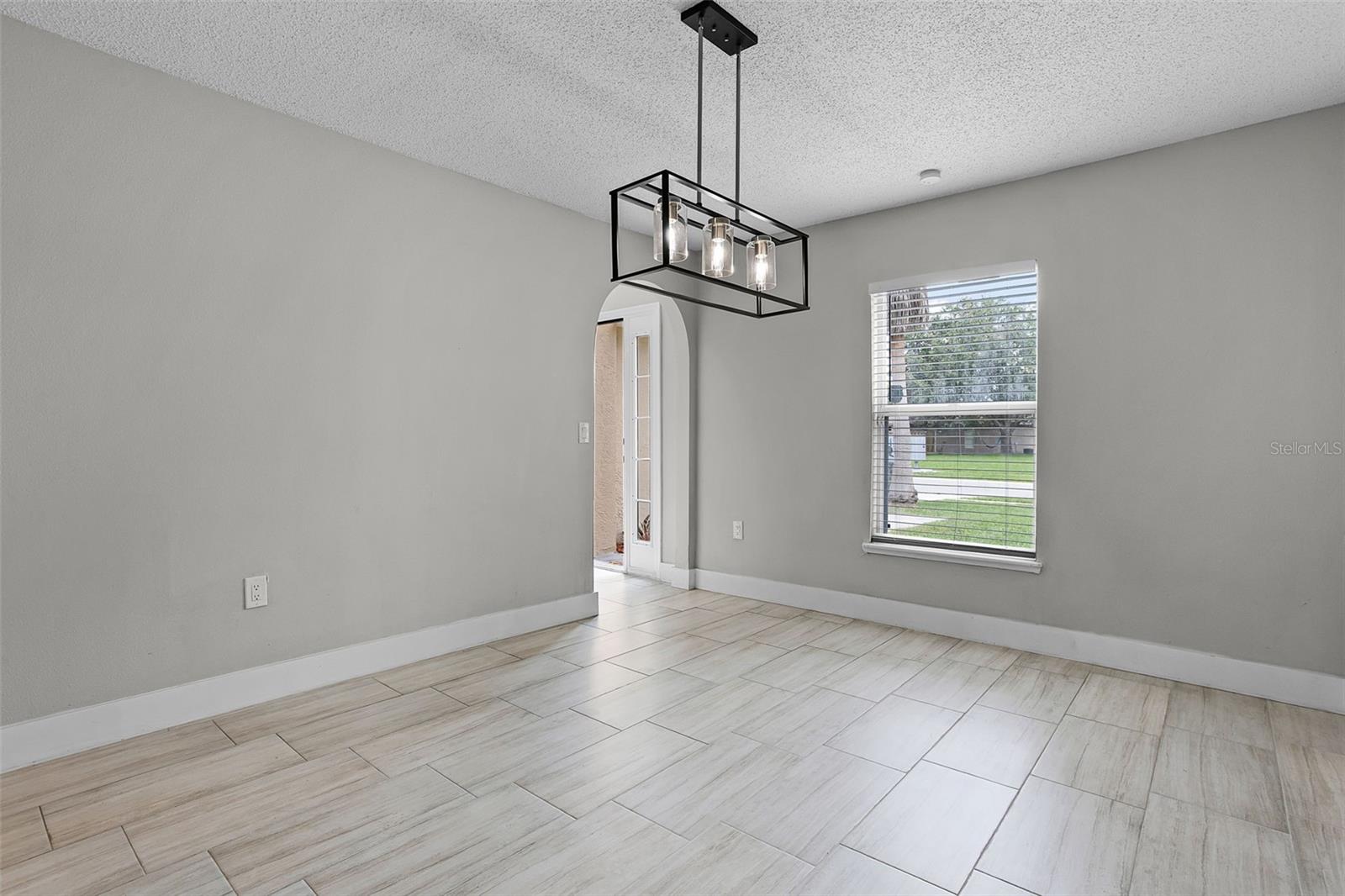Image 4 of 35 For 4519 Willamette Circle