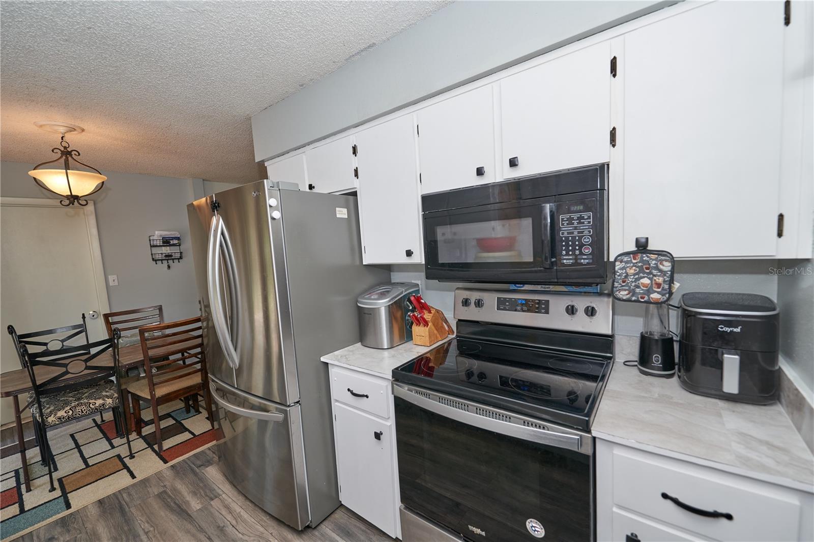 Image 14 of 49 For 881 Cedar Circle