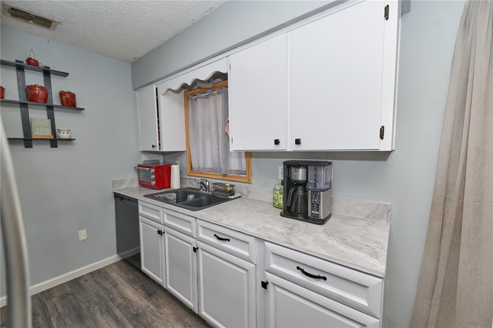 Image 16 of 49 For 881 Cedar Circle