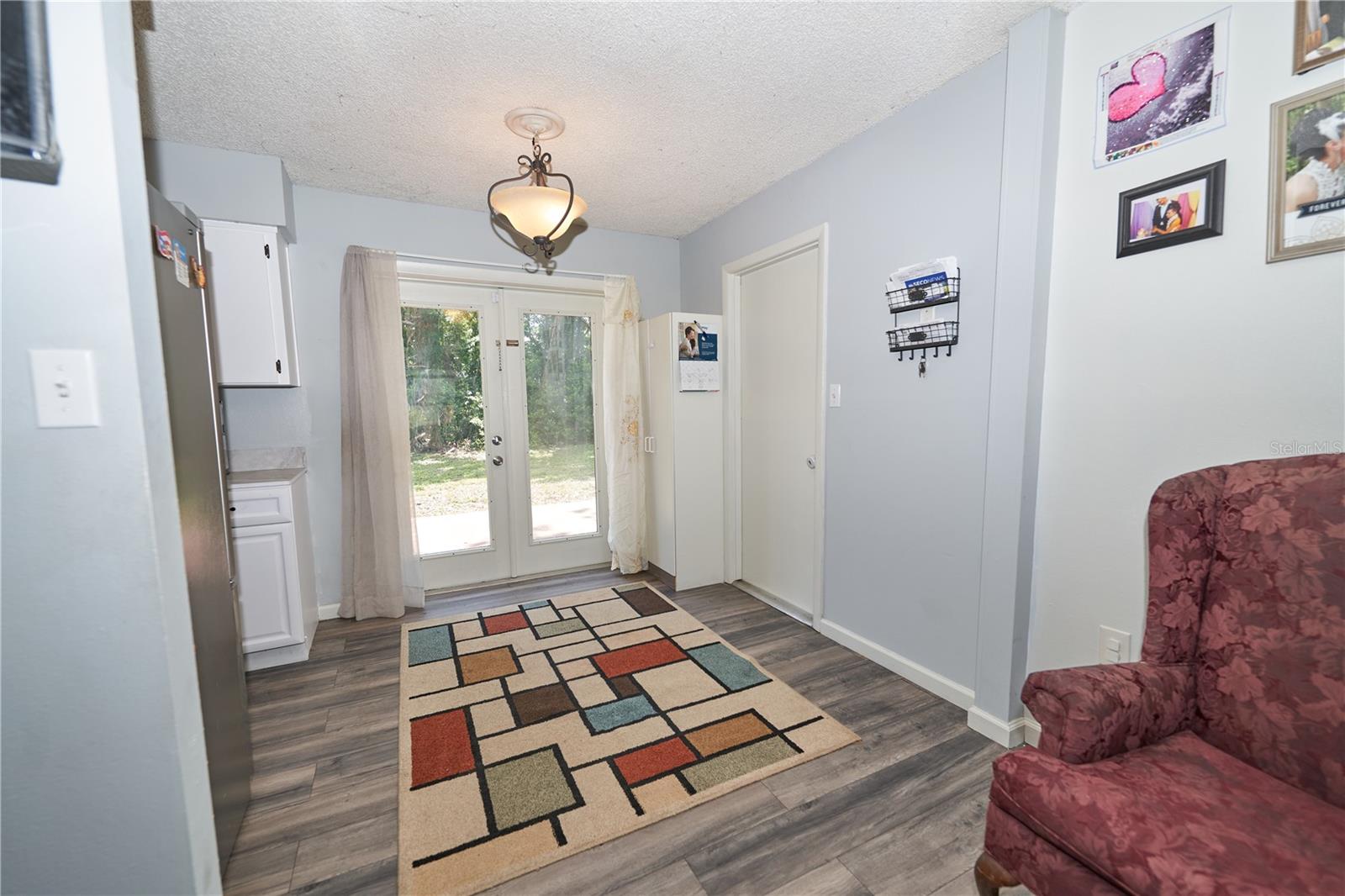 Image 19 of 49 For 881 Cedar Circle