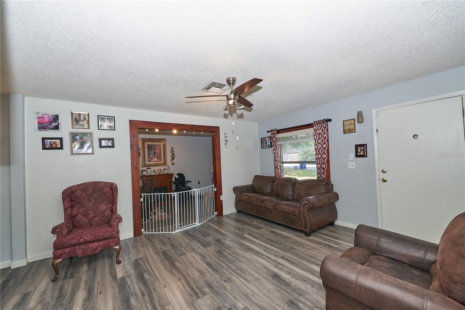 Image 21 of 49 For 881 Cedar Circle