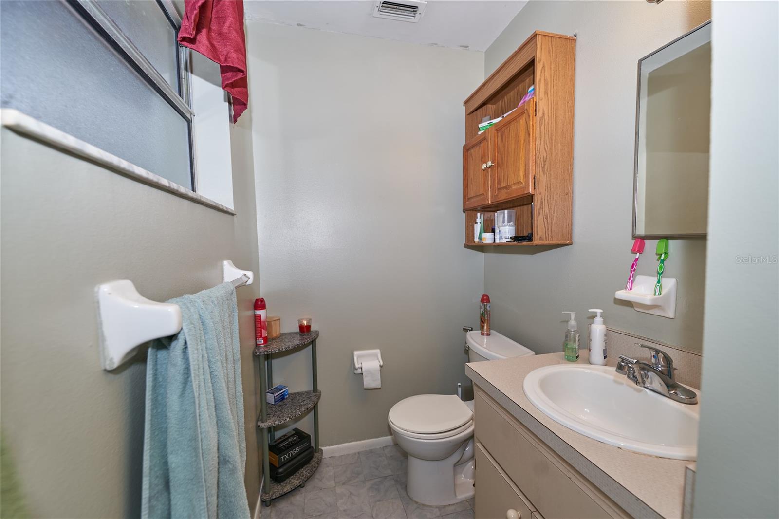 Image 32 of 49 For 881 Cedar Circle