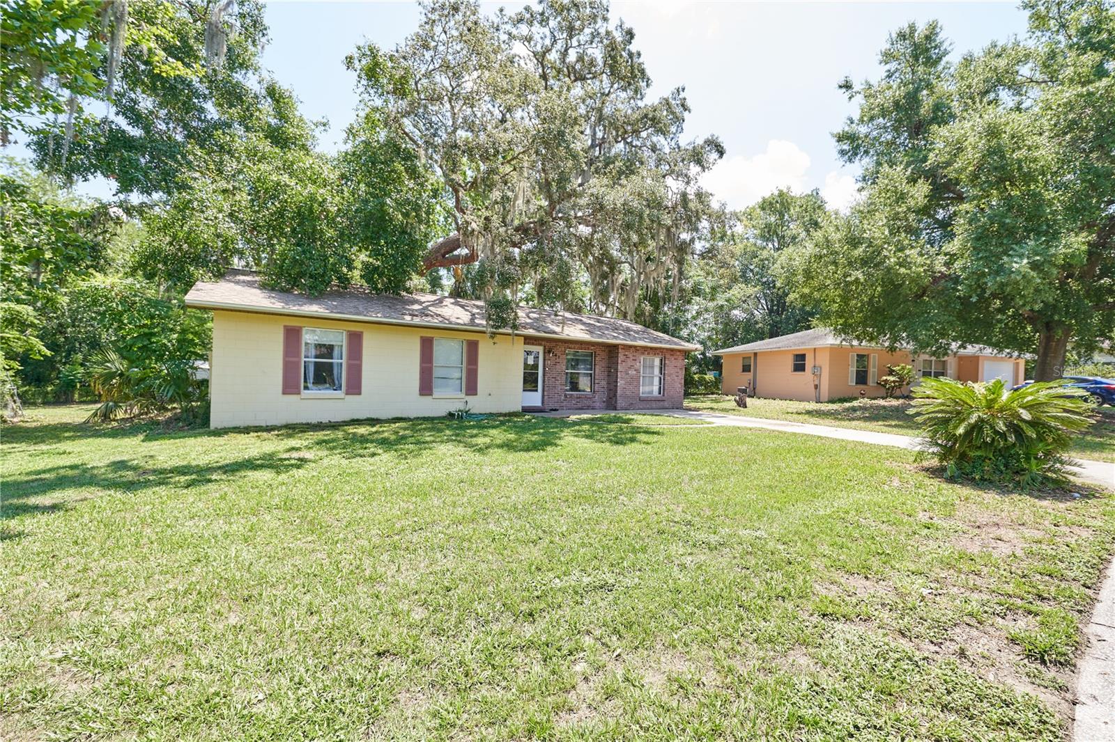 Image 4 of 49 For 881 Cedar Circle