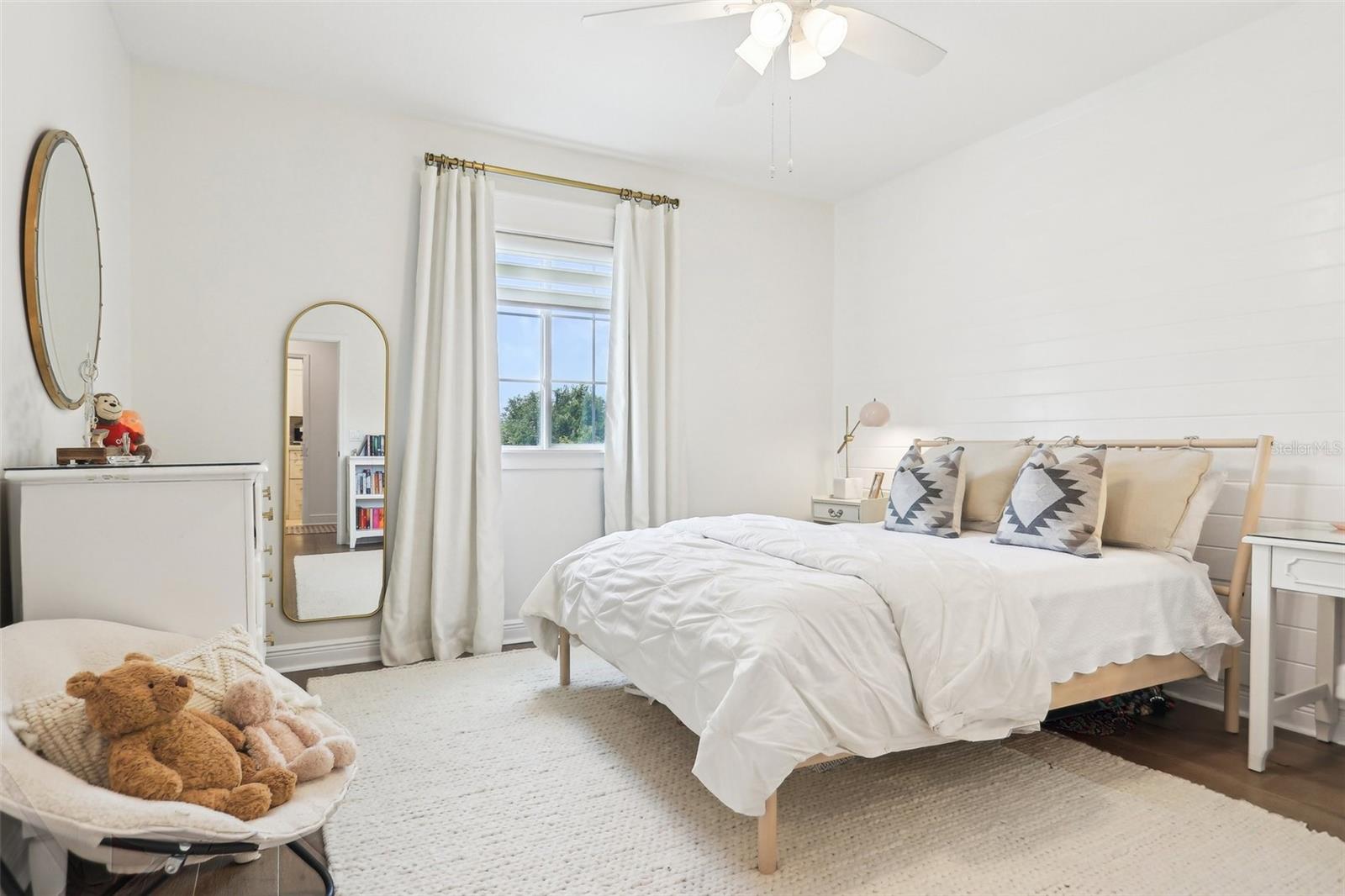 Image 40 of 90 For 15779 Tangerine Dream Court