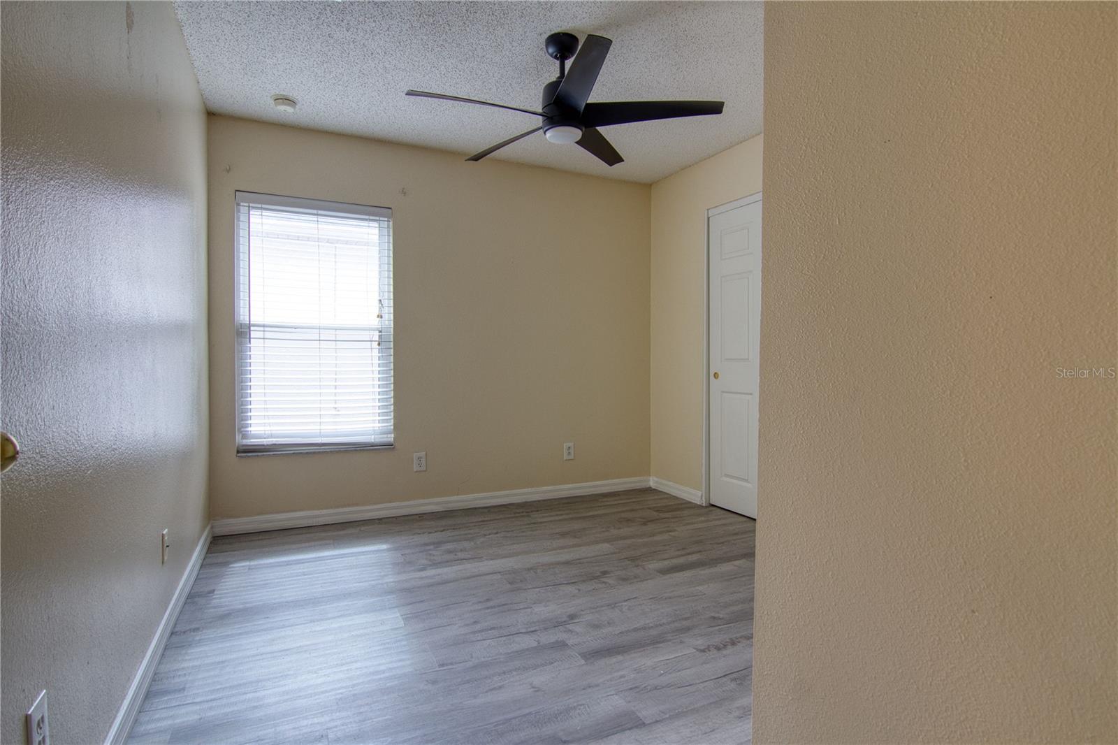 Image 11 of 21 For 16829 Gold Star Court