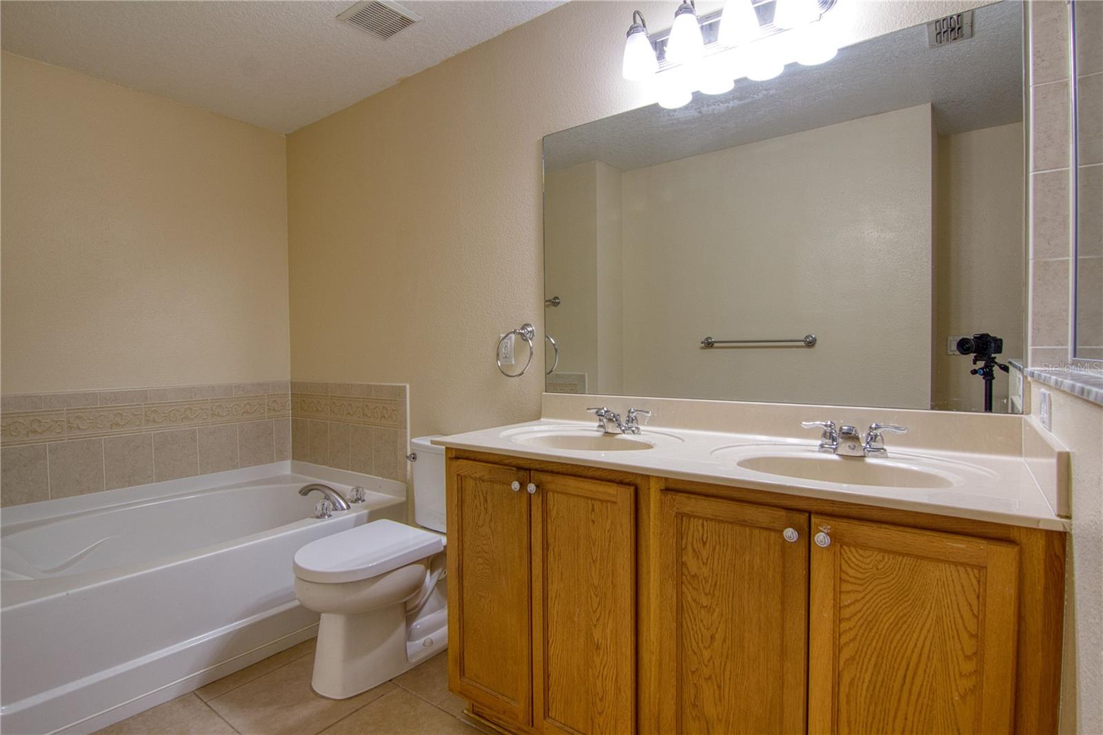 Image 20 of 21 For 16829 Gold Star Court