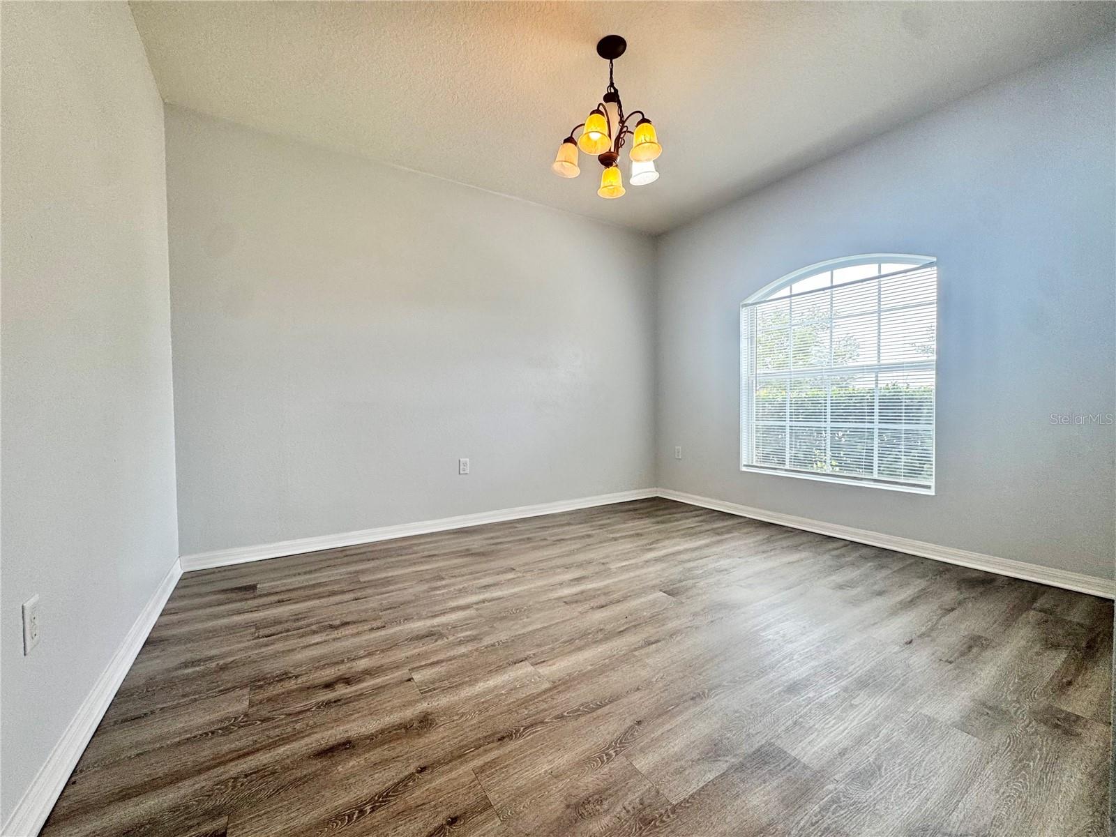 Image 4 of 15 For 3169 Queen Alexandria Drive