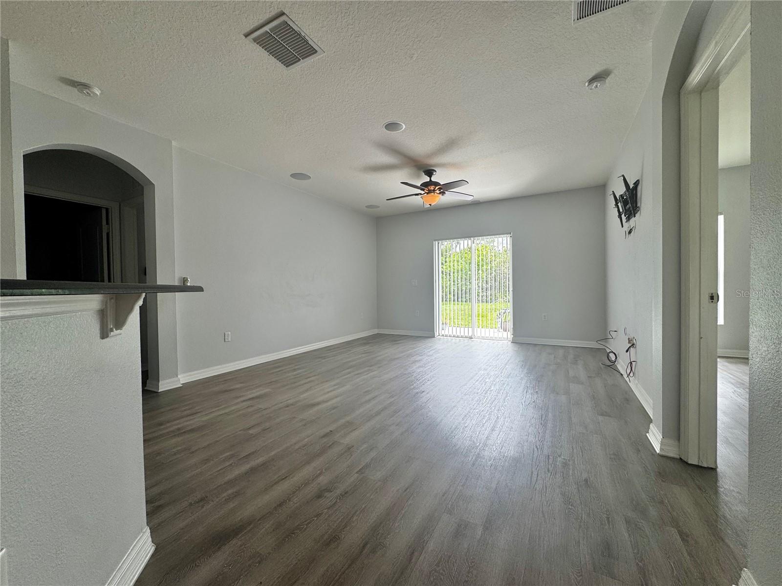 Image 6 of 15 For 3169 Queen Alexandria Drive