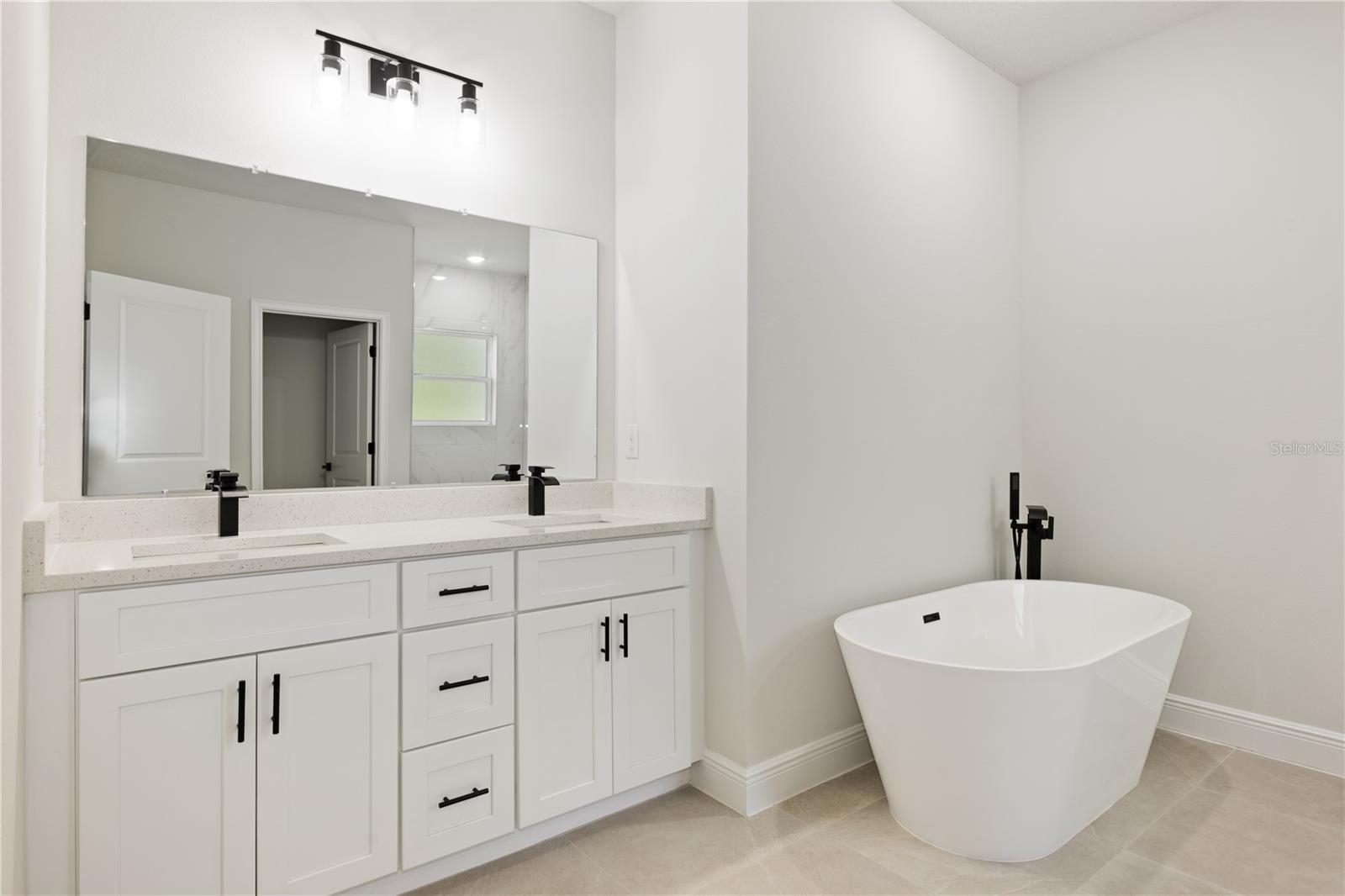 Image 13 of 27 For 706 Marion Oaks Manor