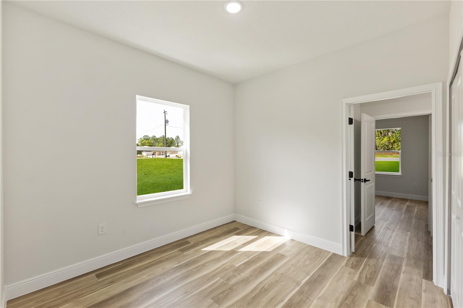 Image 18 of 27 For 706 Marion Oaks Manor