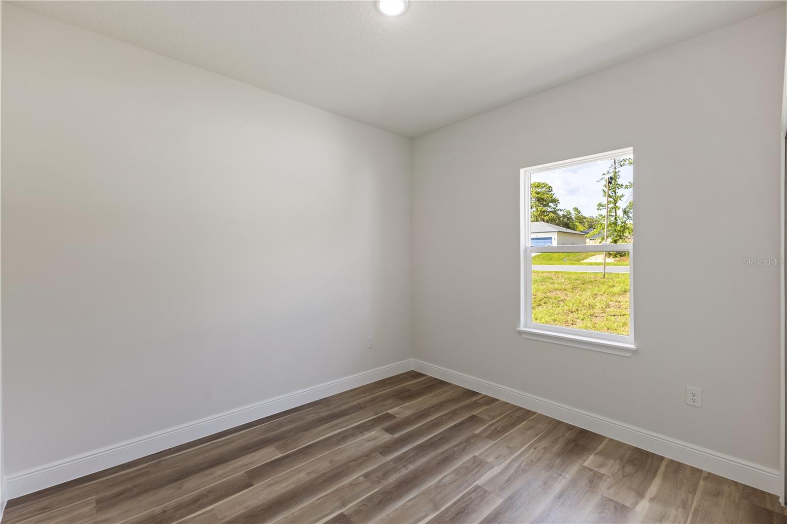 Image 23 of 27 For 706 Marion Oaks Manor