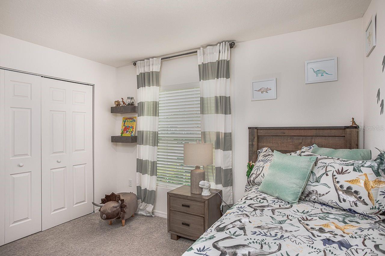 Listing photo id 8 for 2352 Newhope Lane