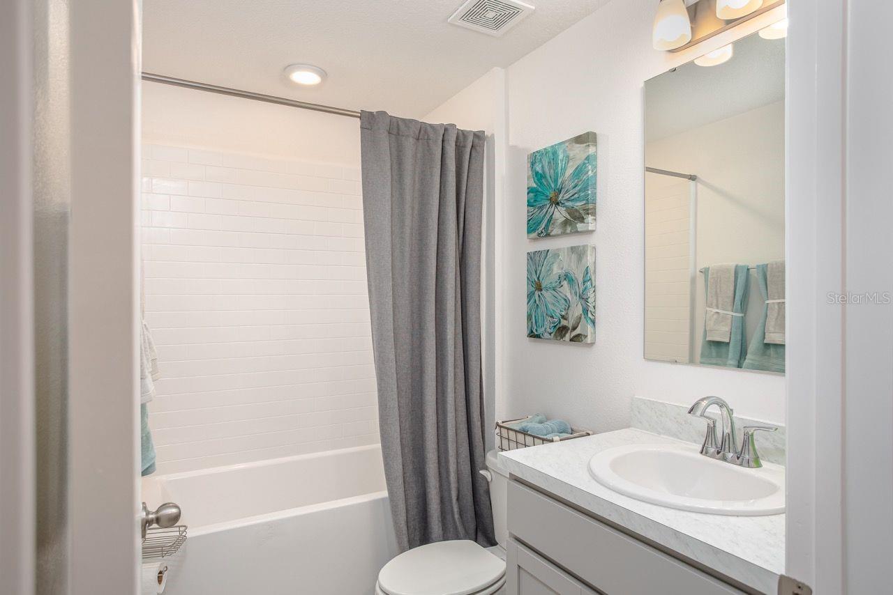 Listing photo id 9 for 2352 Newhope Lane
