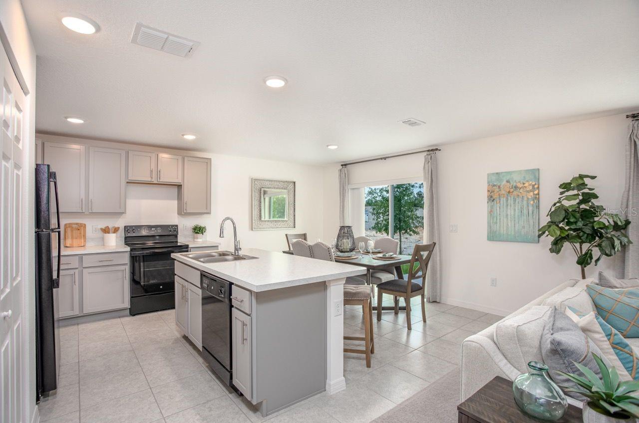 Listing photo id 2 for 2352 Newhope Lane