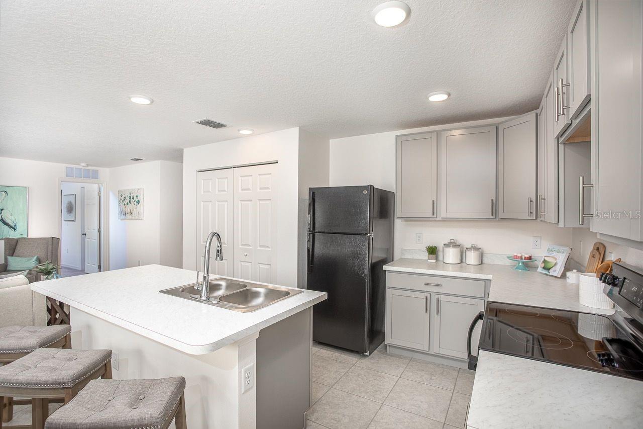 Listing photo id 4 for 2352 Newhope Lane