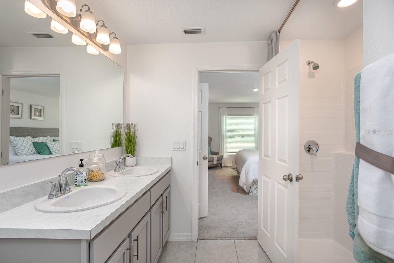 Listing photo id 7 for 2352 Newhope Lane