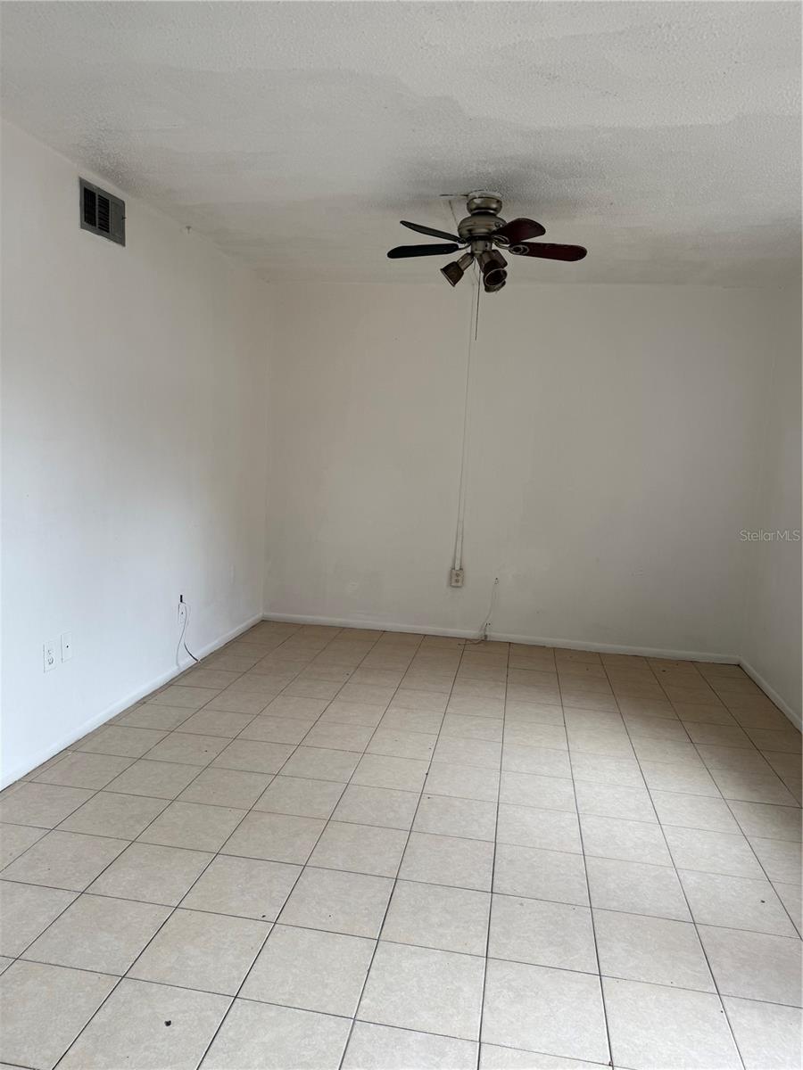 Image 4 of 11 For 914 8th Avenue 14