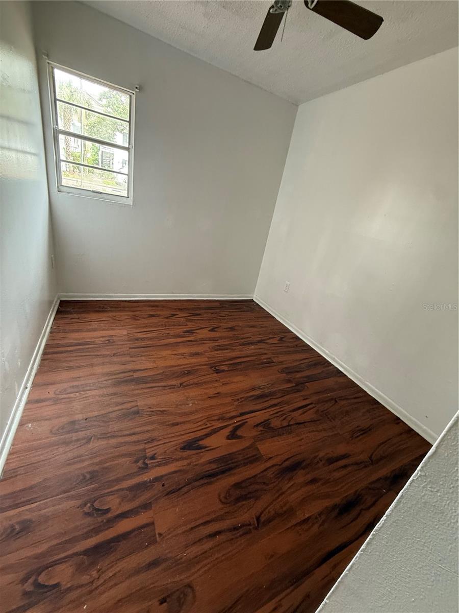 Image 5 of 11 For 914 8th Avenue 14