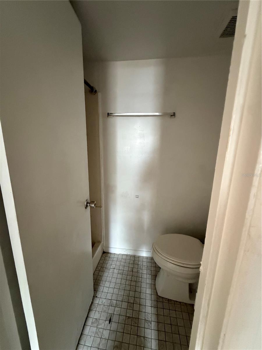 Image 9 of 11 For 914 8th Avenue 14