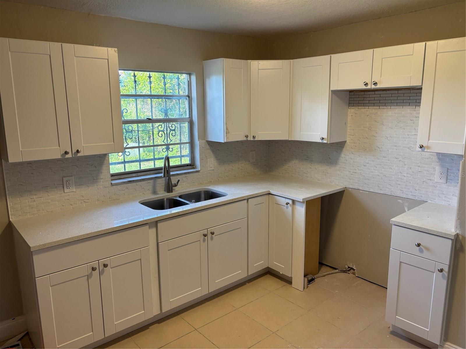 Image 9 of 15 For 2085 San Jose Boulevard