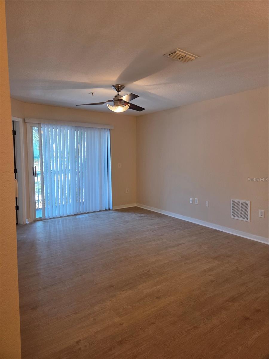 Image 5 of 14 For 5824 Lake Pointe Village Circle 504