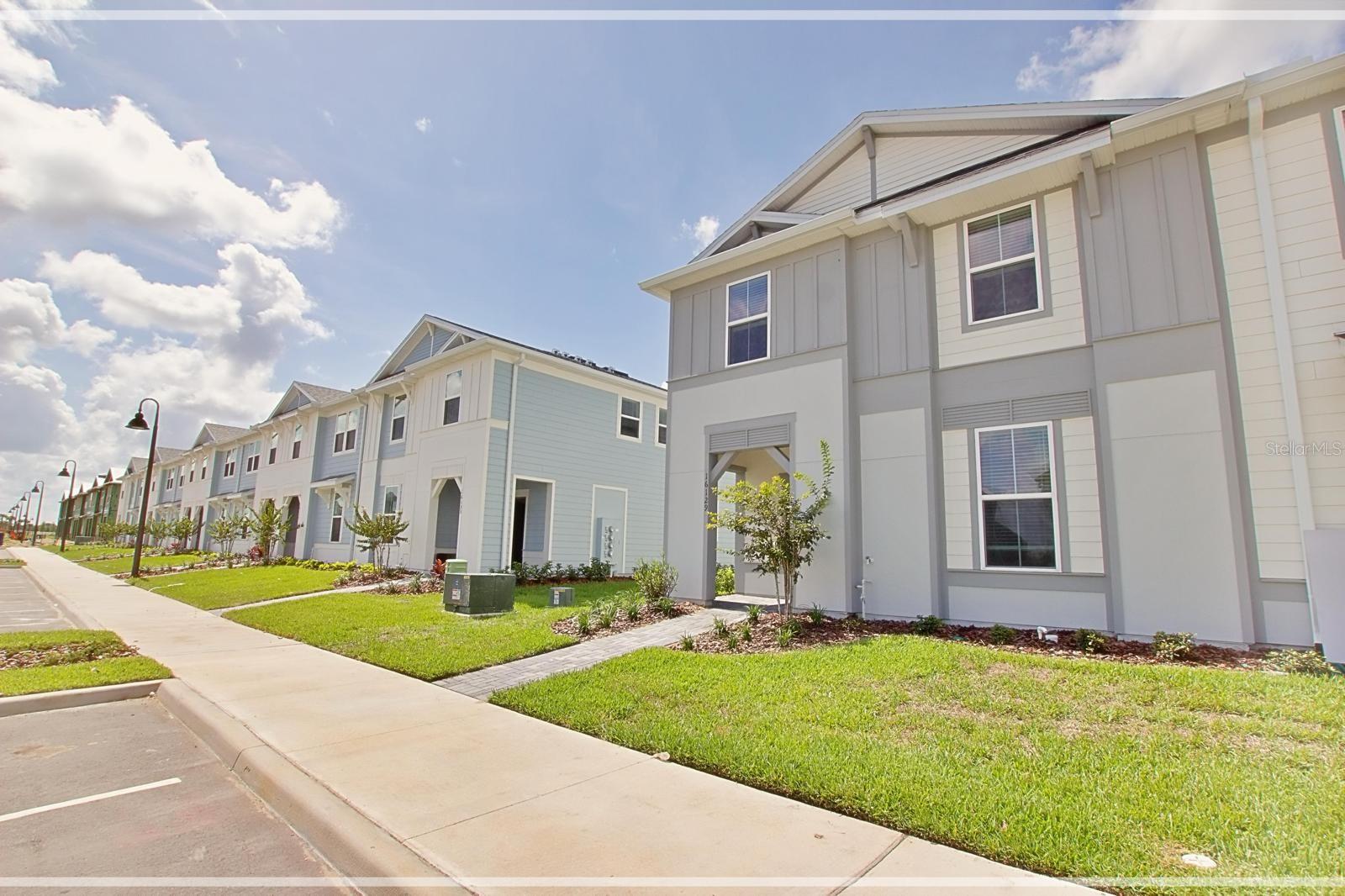 Image 4 of 40 For 16129 Palm Frond Avenue