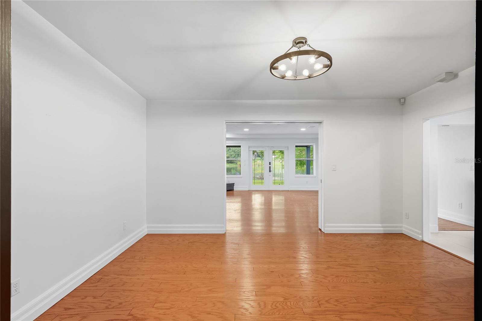 Image 22 of 41 For 2227 Howard Drive
