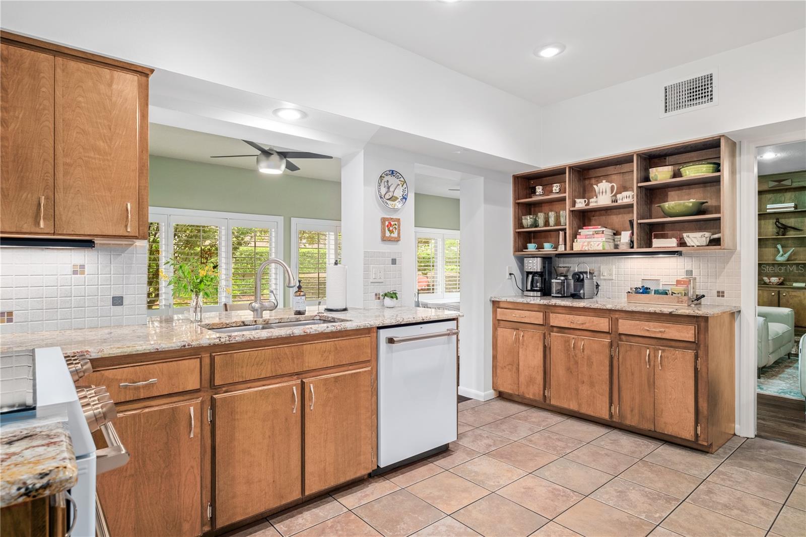 Image 15 of 53 For 2124 Companero Avenue