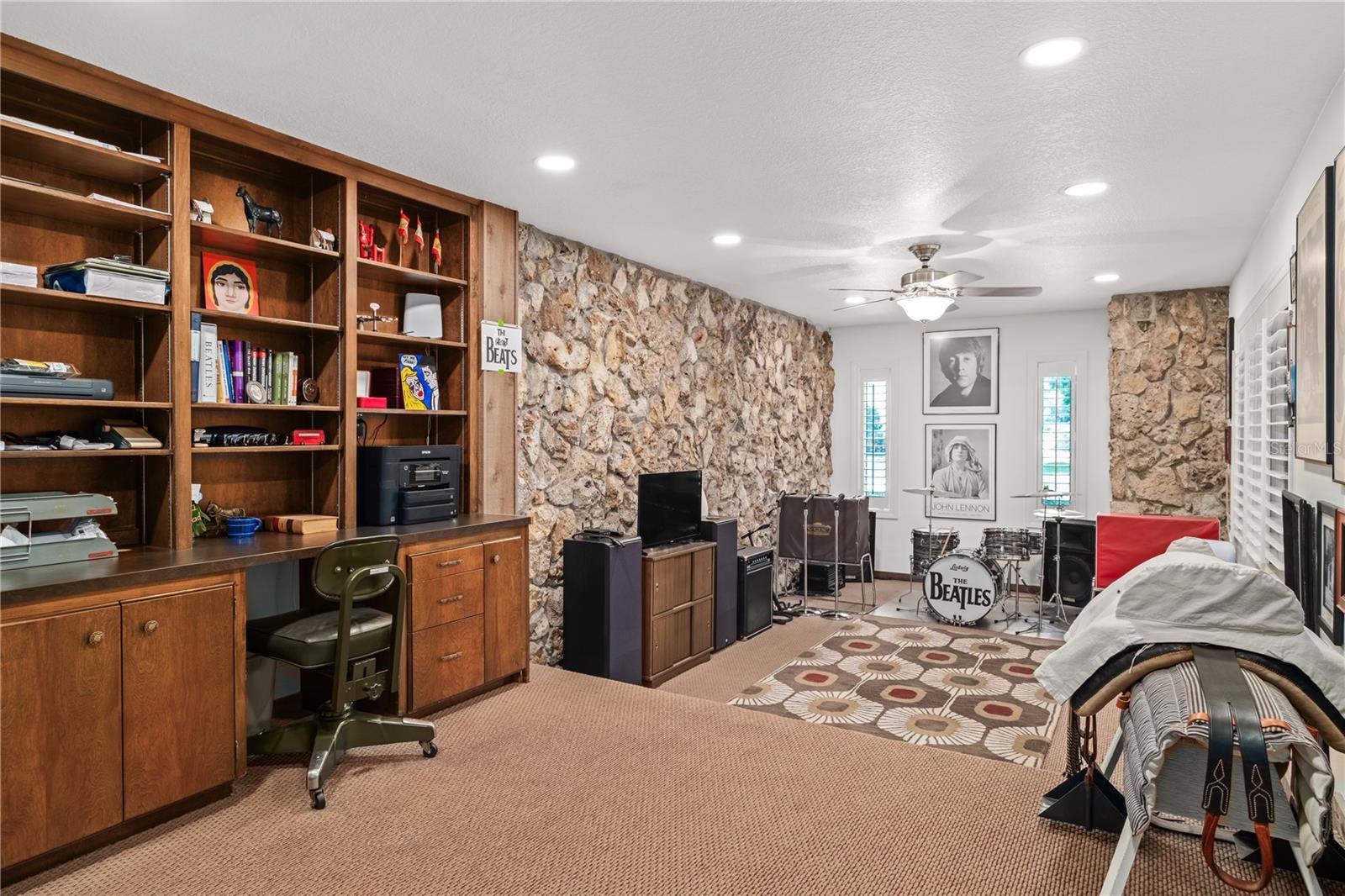 Image 21 of 53 For 2124 Companero Avenue