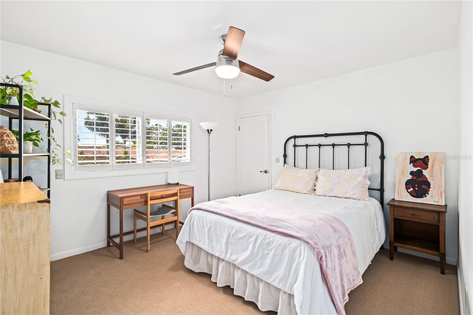 Image 35 of 53 For 2124 Companero Avenue