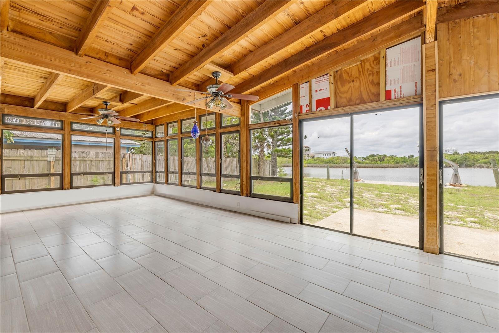 Image 10 of 29 For 2582 Lakeshore Drive