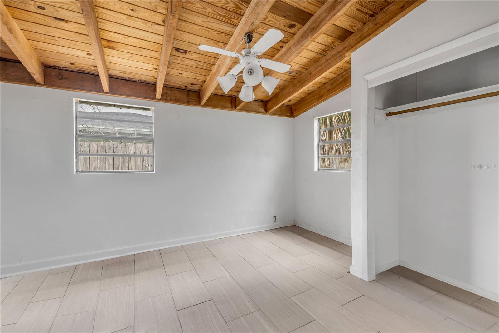 Image 13 of 29 For 2582 Lakeshore Drive