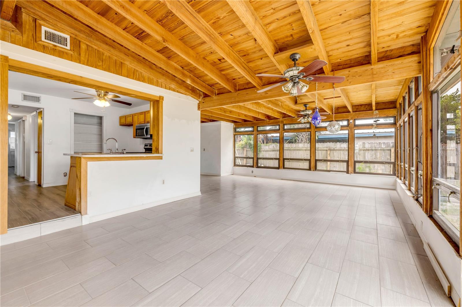 Image 8 of 29 For 2582 Lakeshore Drive