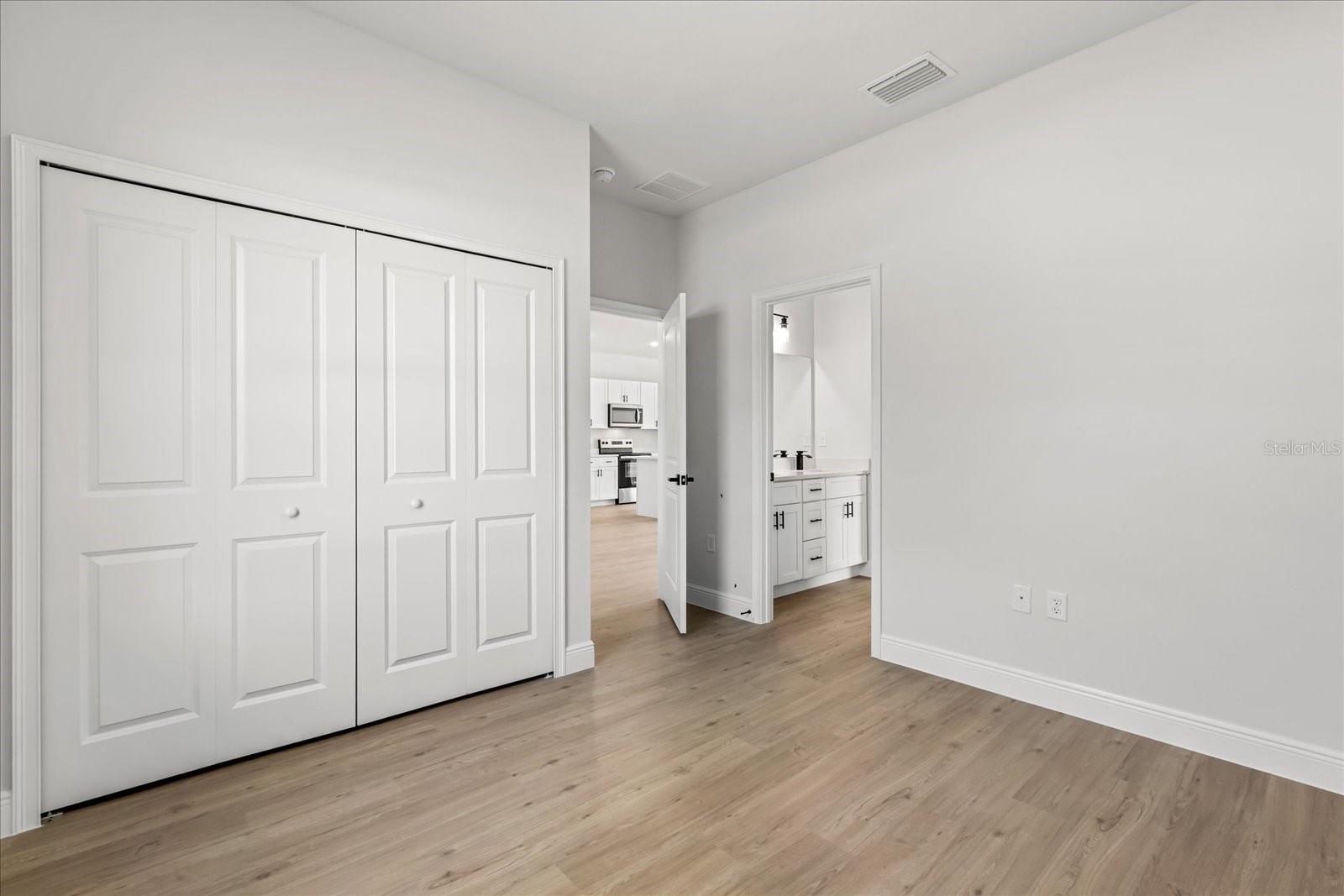 Image 17 of 35 For 14915 39th Circle