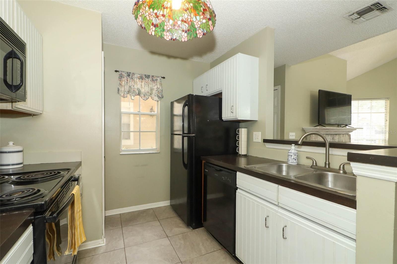 Image 11 of 49 For 620 Glenwood Court 79