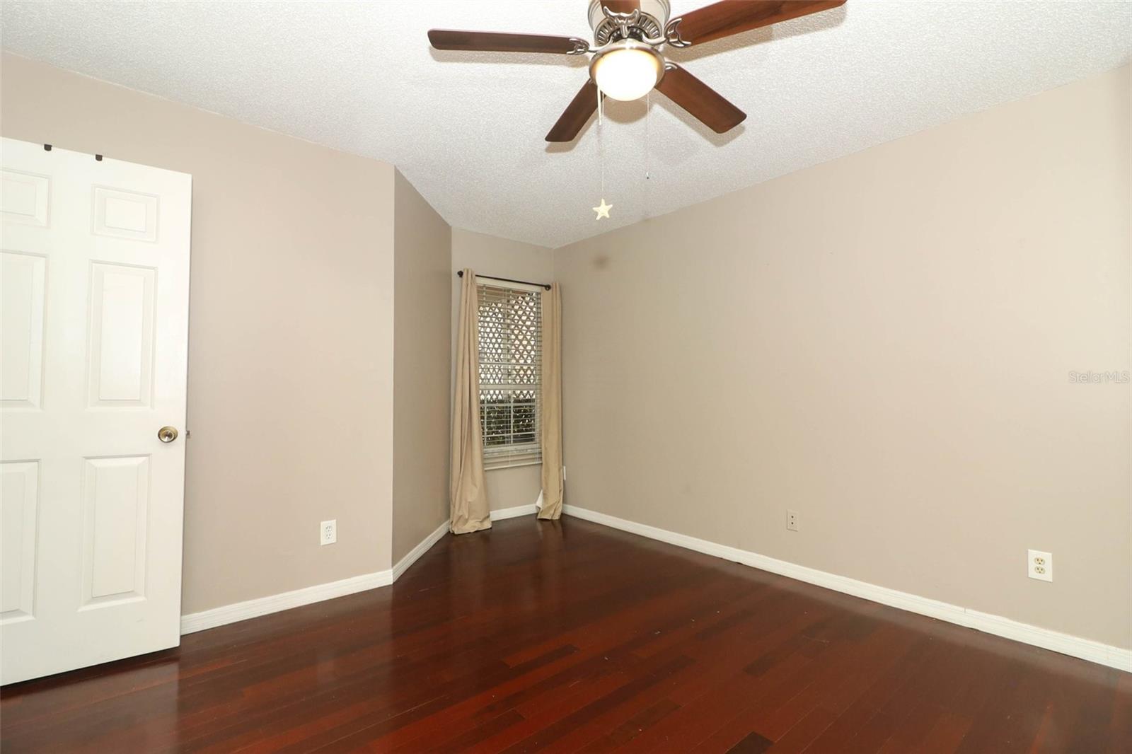 Image 13 of 49 For 620 Glenwood Court 79