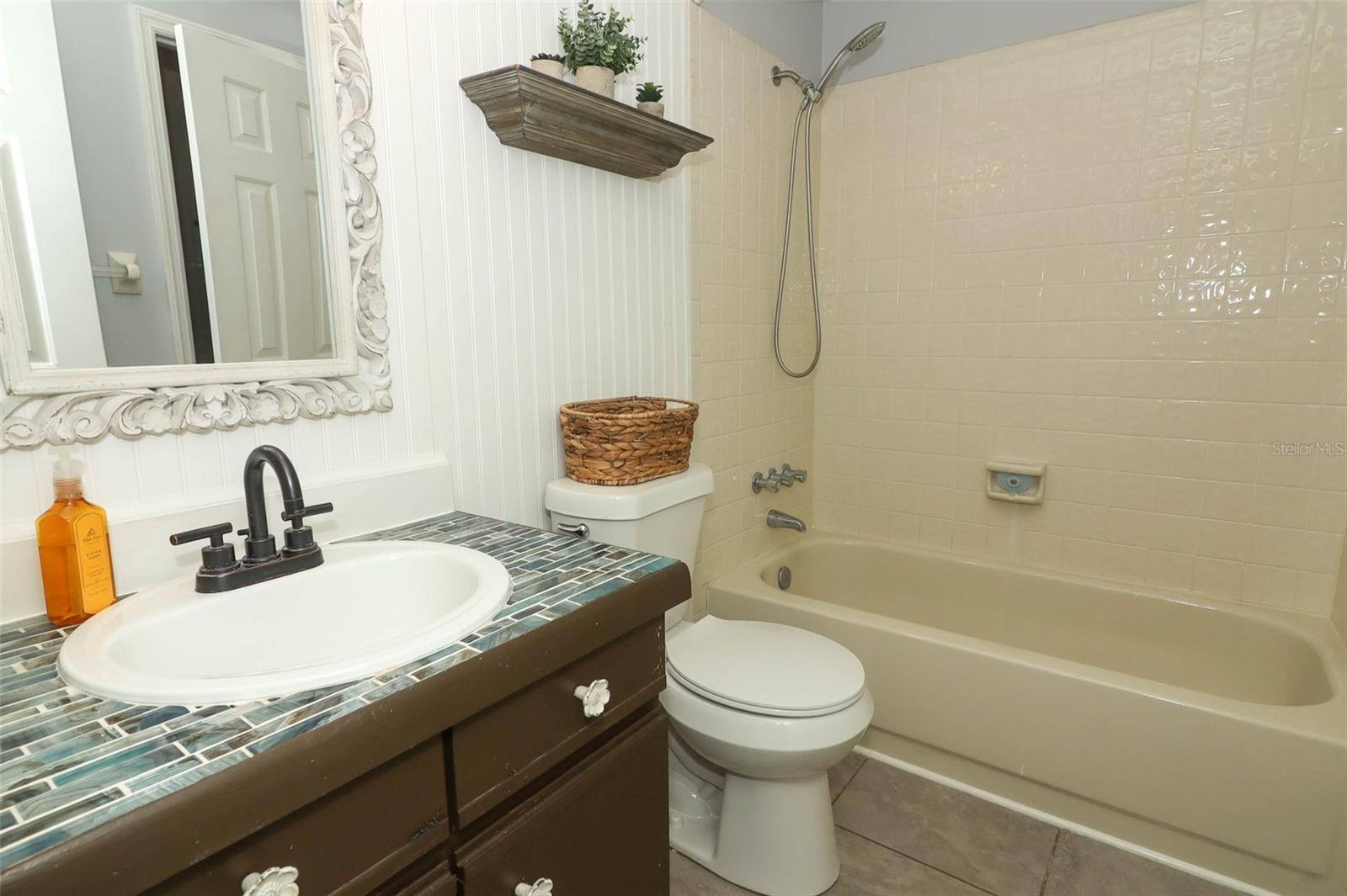 Image 16 of 49 For 620 Glenwood Court 79