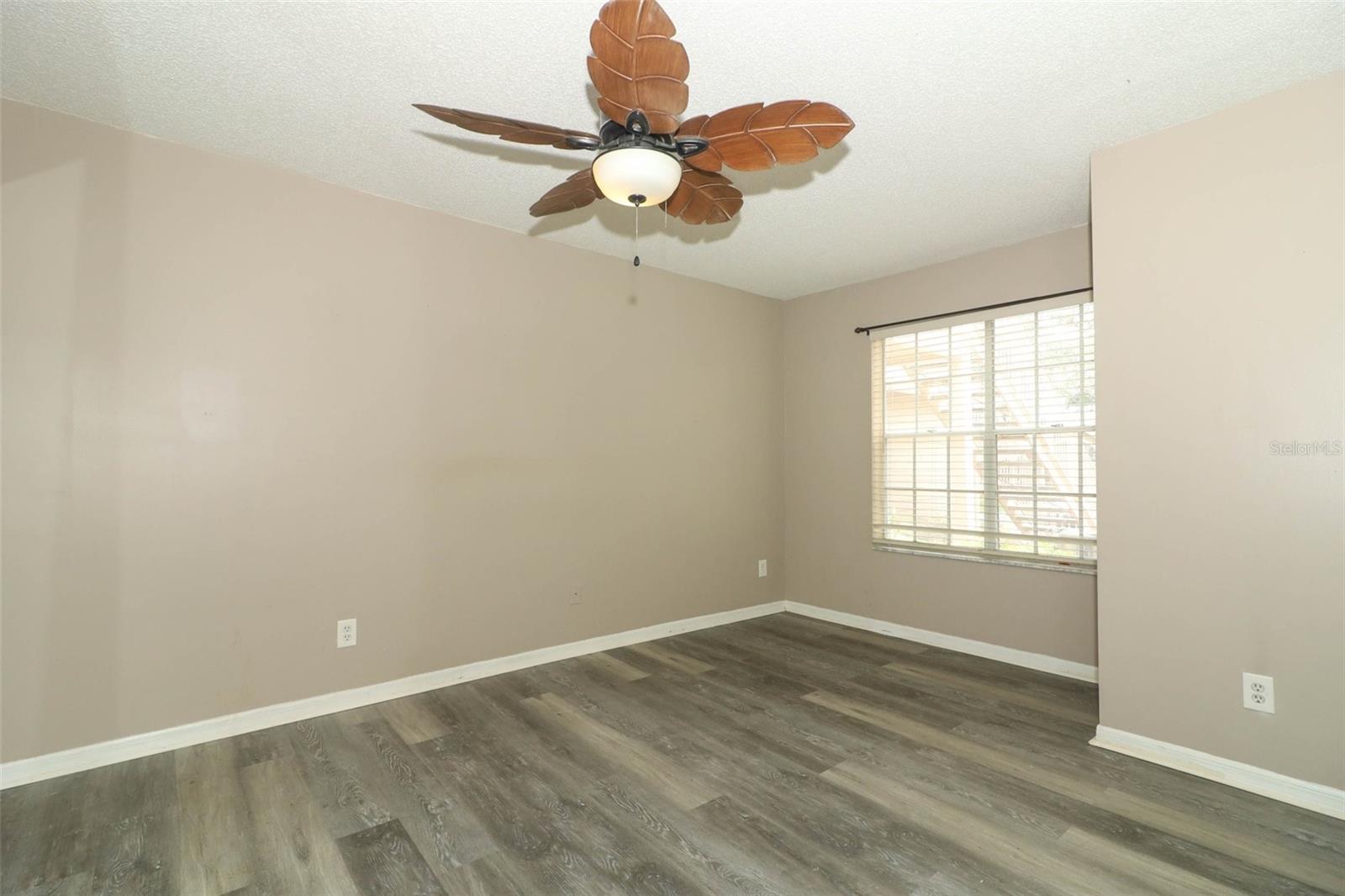 Image 20 of 49 For 620 Glenwood Court 79