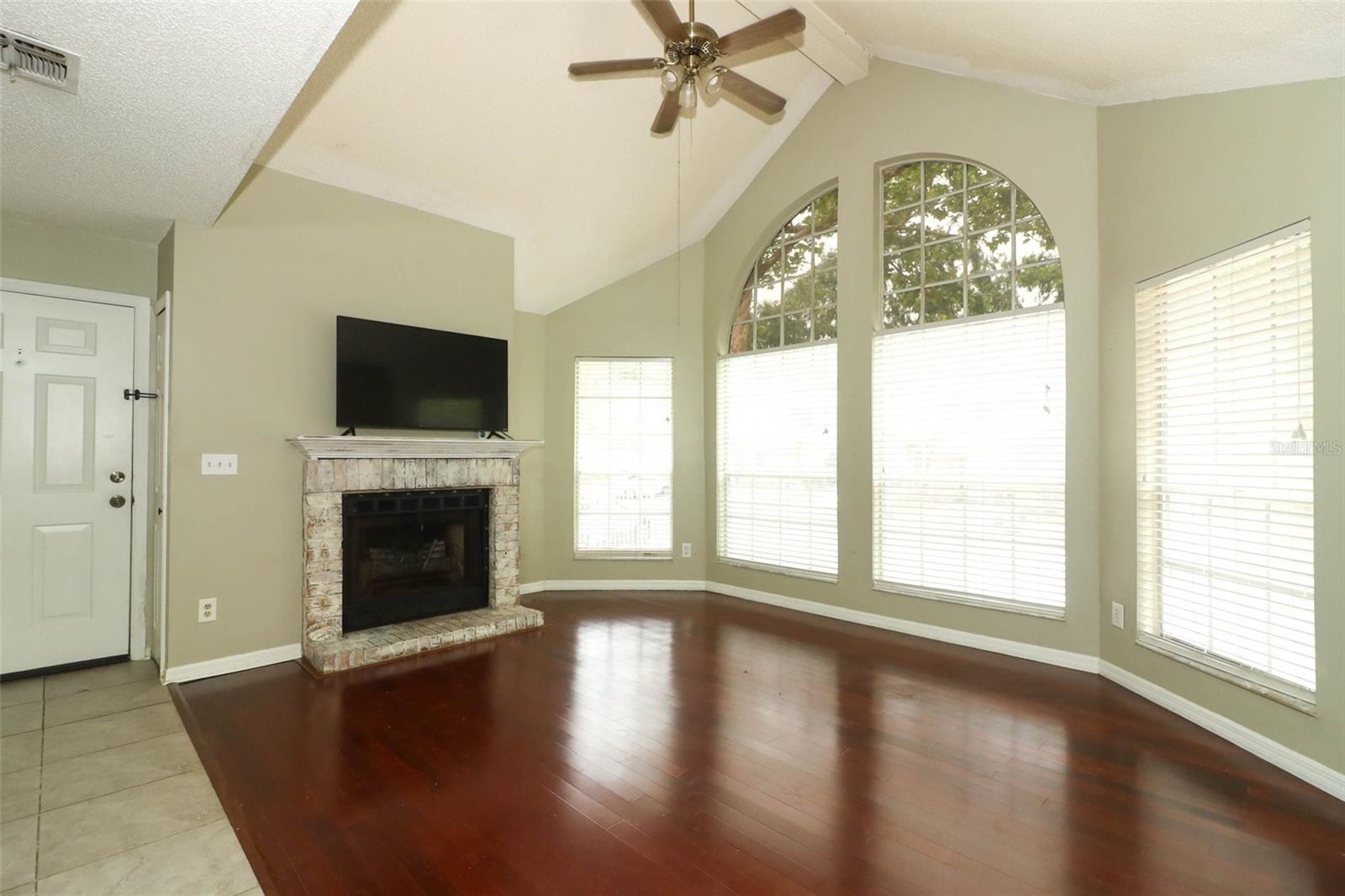 Image 3 of 49 For 620 Glenwood Court 79