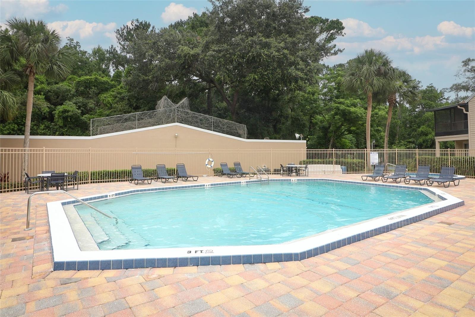 Image 40 of 49 For 620 Glenwood Court 79