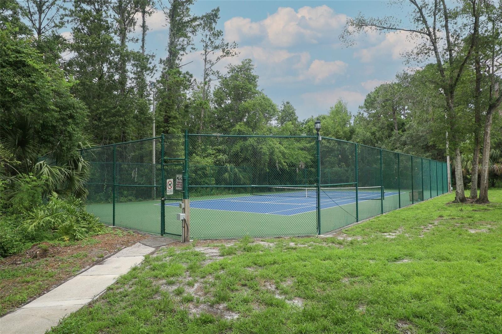 Image 42 of 49 For 620 Glenwood Court 79