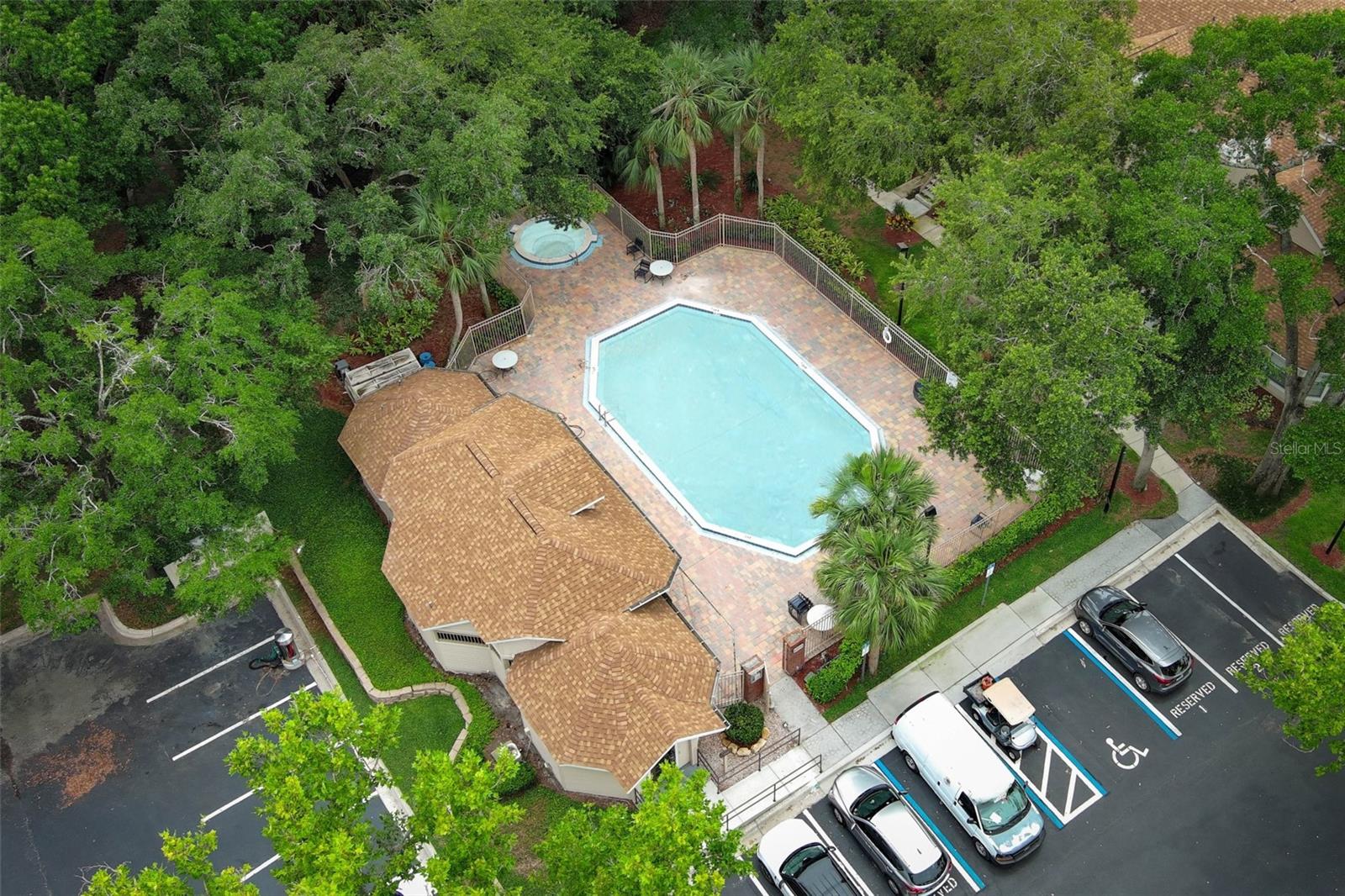 Image 43 of 49 For 620 Glenwood Court 79
