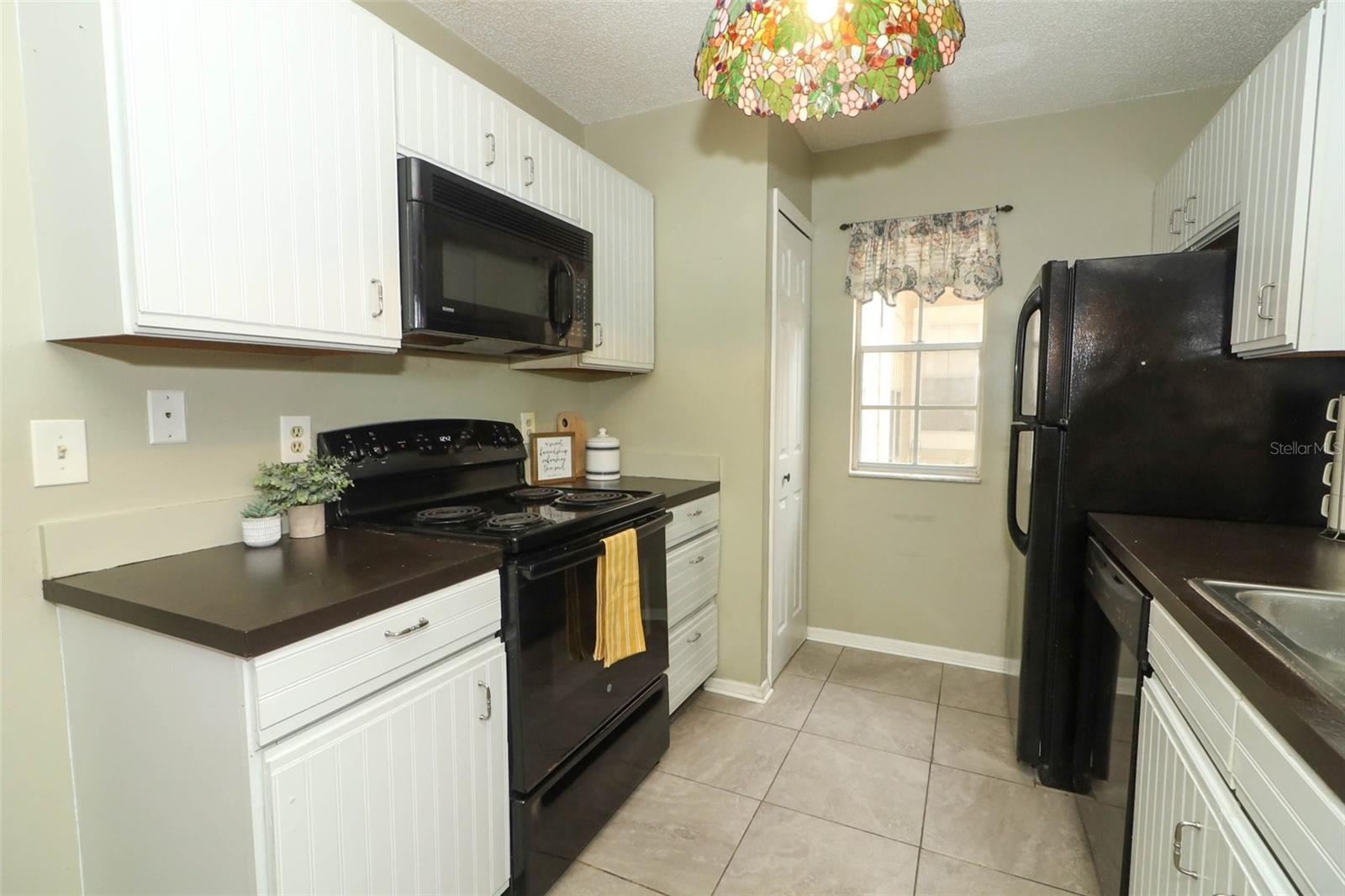 Image 9 of 49 For 620 Glenwood Court 79